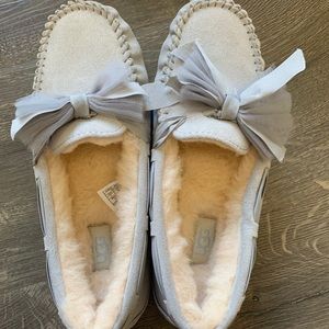 UGG DAKOTA Tulle Bow slippers